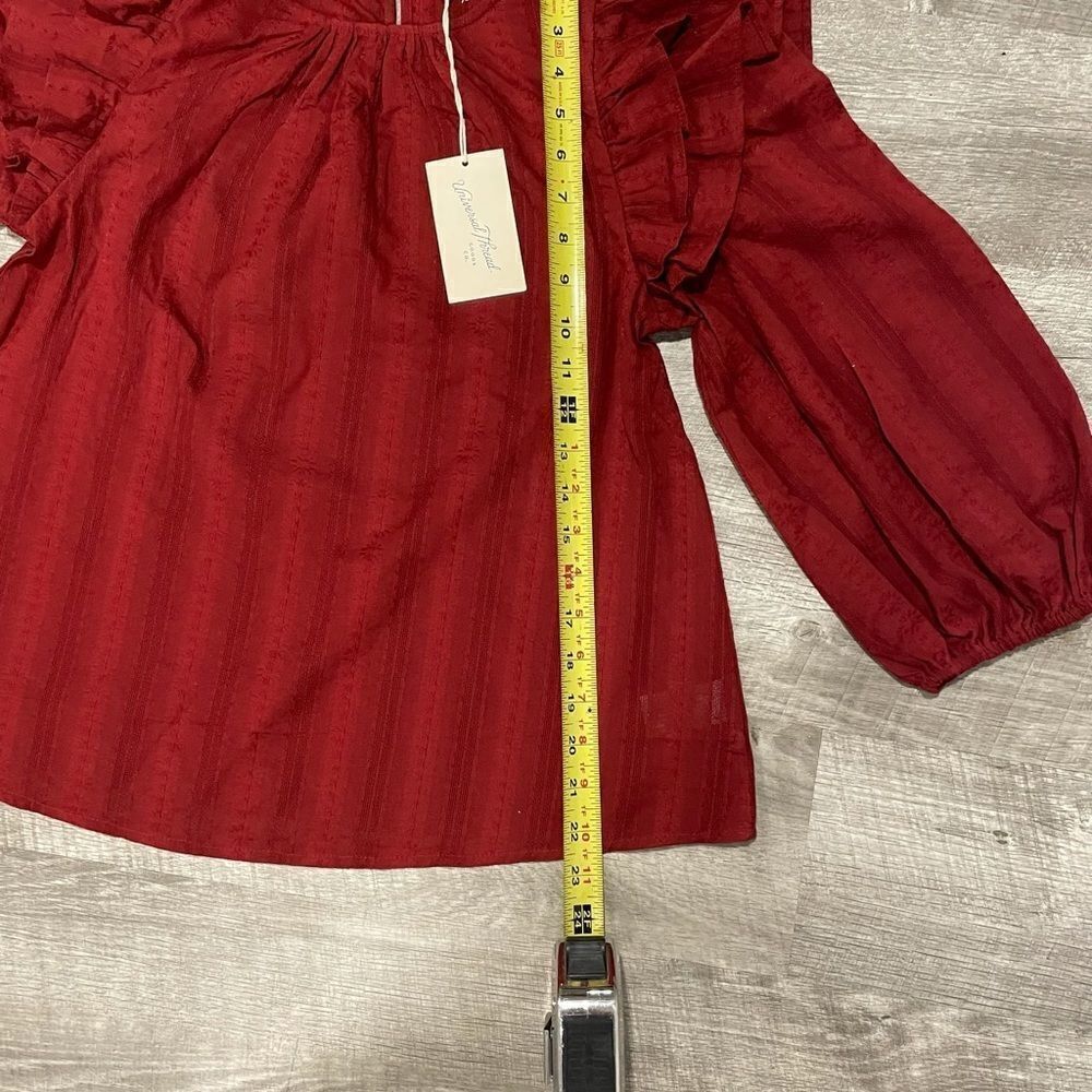 Universal
Thread Blouse - Picture 6 of 6